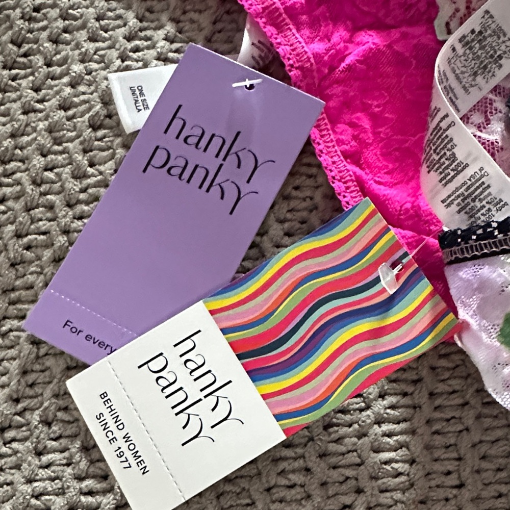 Hanky Panky Low Rise Vibrant Pink and Floral Lace Thongs - Picture 2 of 4